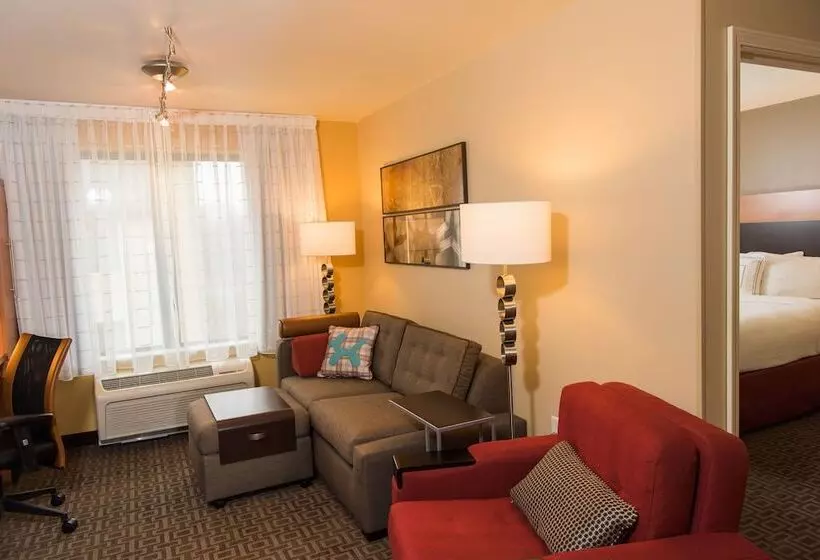 ホテル Towneplace Suites By Marriott Erie