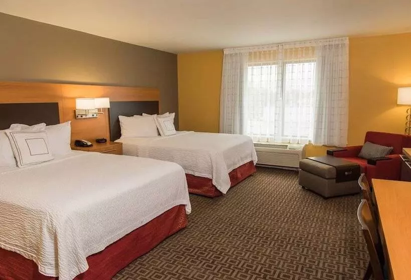 ホテル Towneplace Suites By Marriott Erie