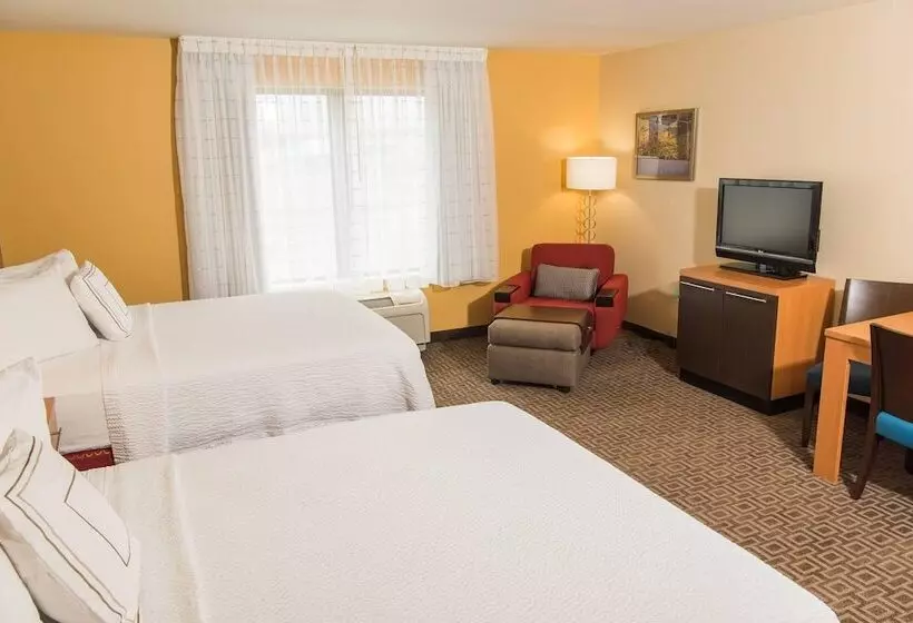 ホテル Towneplace Suites By Marriott Erie