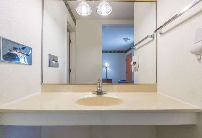 酒店 Travelodge By Wyndham Temple