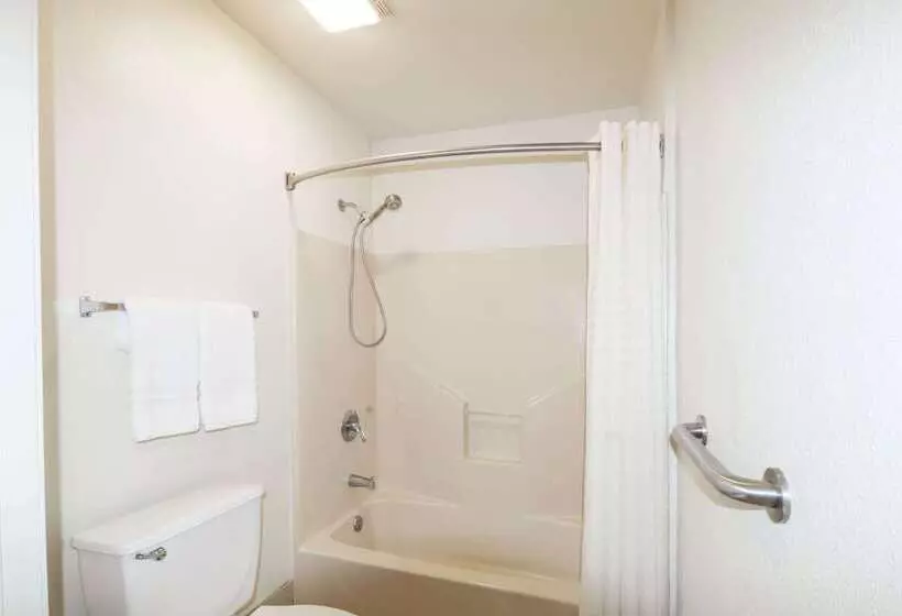 ホテル Travelodge By Wyndham Temple