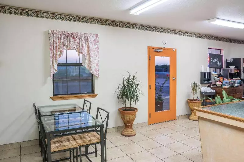 ホテル Travelodge By Wyndham Temple