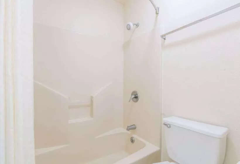 ホテル Travelodge By Wyndham Temple