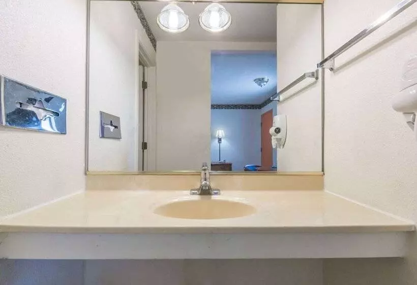 ホテル Travelodge By Wyndham Temple