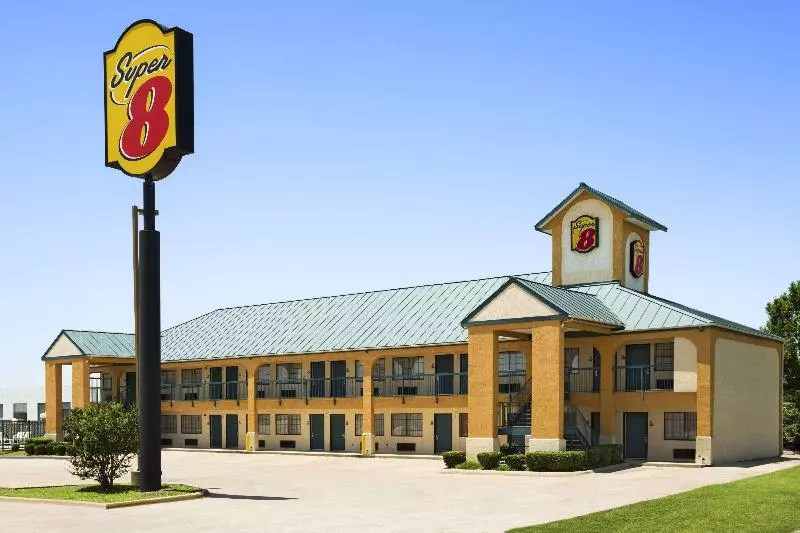 汽车旅馆  Super 8 By Wyndham Grand Prairie Southwest
