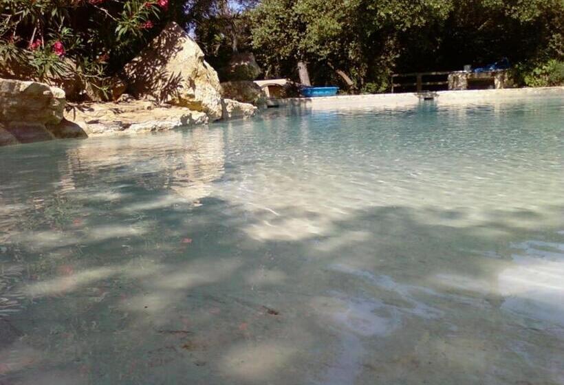 مبيت وإفطار La Bousquatière