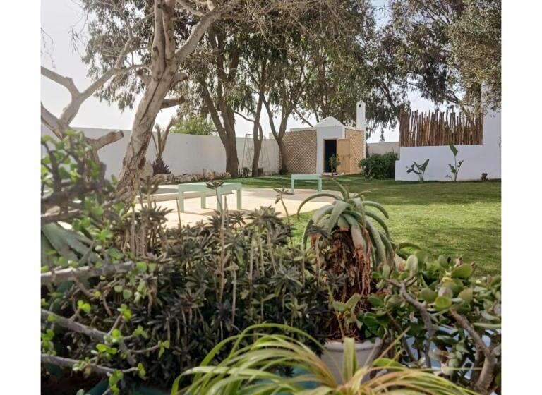 تختخواب و صبحانه Villa Nour