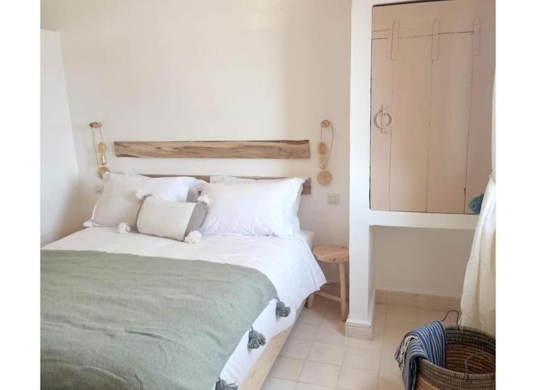 تختخواب و صبحانه Villa Nour