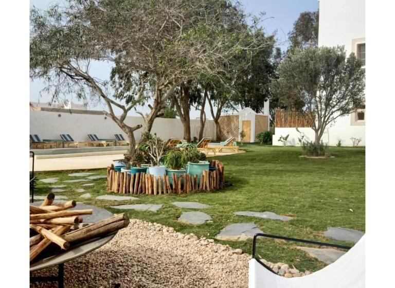 تختخواب و صبحانه Villa Nour