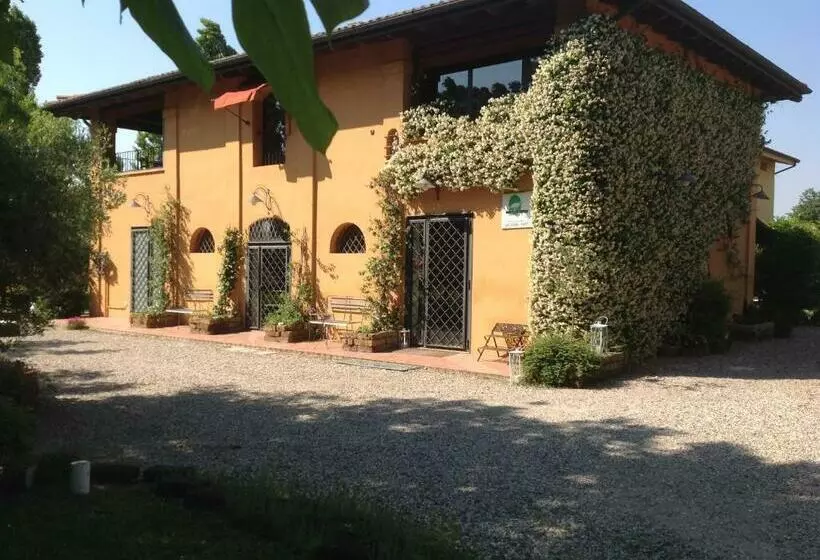 ホテル Azienda Agrituristica Santissima Trinità