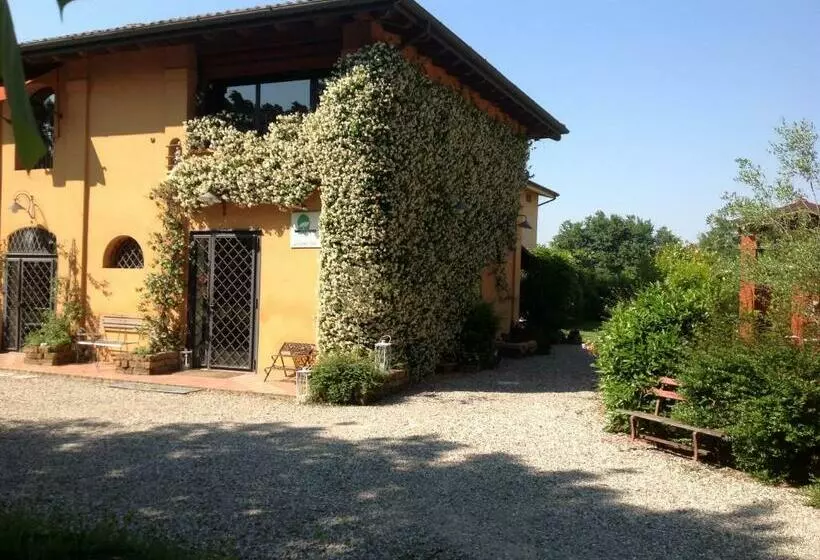 ホテル Azienda Agrituristica Santissima Trinità