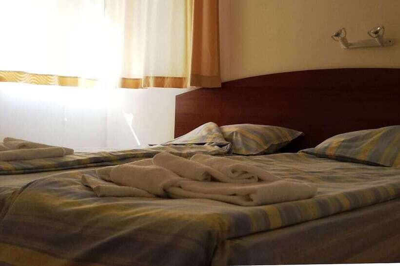 Family Hotel Neptun Lozenets