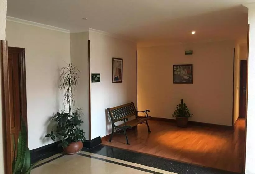 Hotelli Valle De Ayala