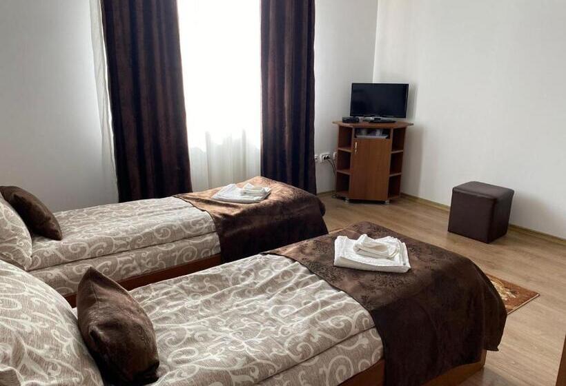 بنسيون Casa Neluta