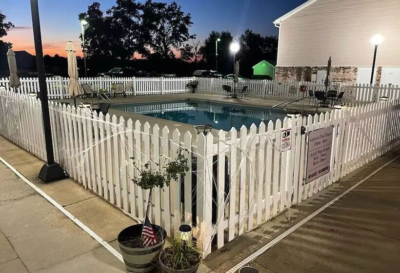 モーテル Cornerstone Lodge Of Foley