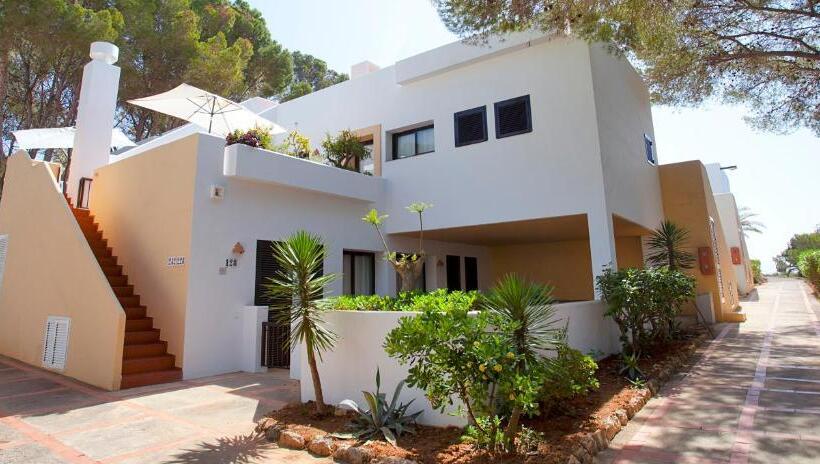 אתר נופש Apartamentos Club Cala Azul