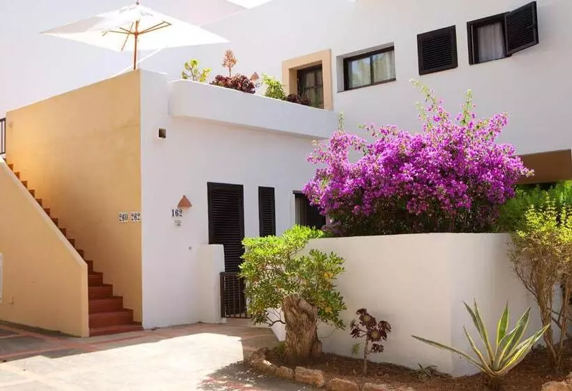 Lomakeskus Apartamentos Club Cala Azul