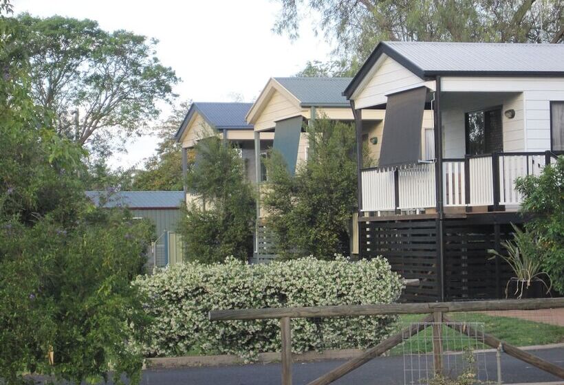 Отель Dalby Tourist Park