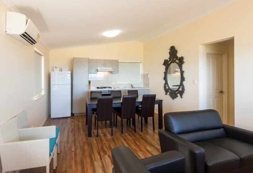 Отель Dongara Tourist Park