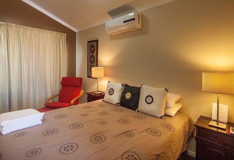 Отель Dongara Tourist Park