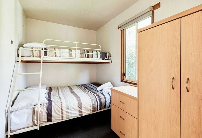 Отель Marengo Family Caravan Park