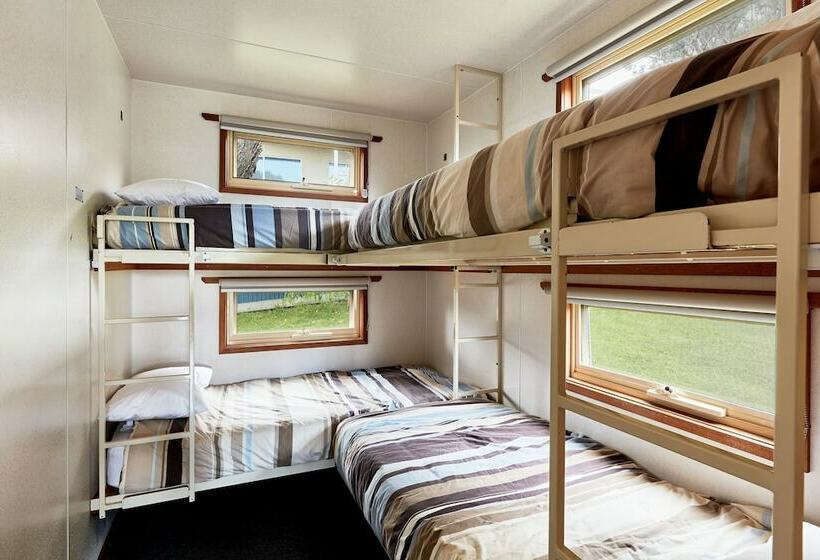 Отель Marengo Family Caravan Park