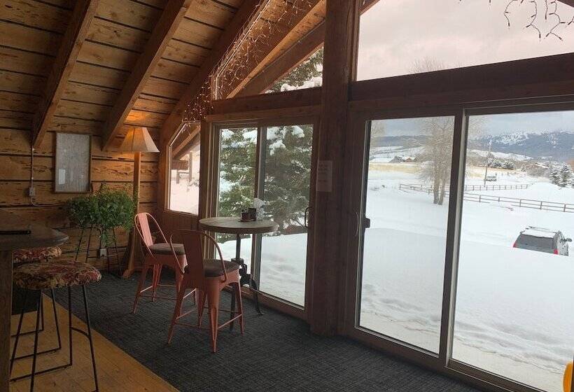 هتل Teton Teepee Lodge