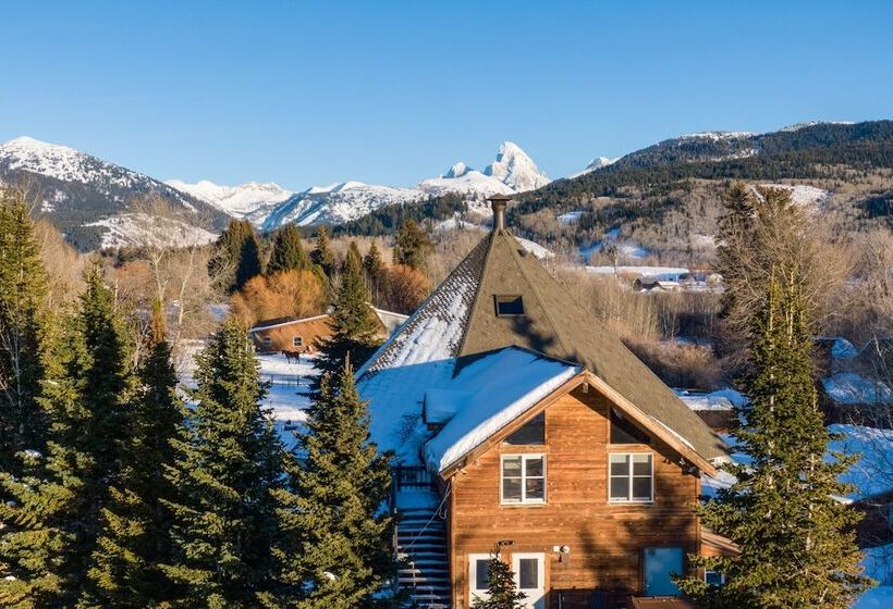 هتل Teton Teepee Lodge