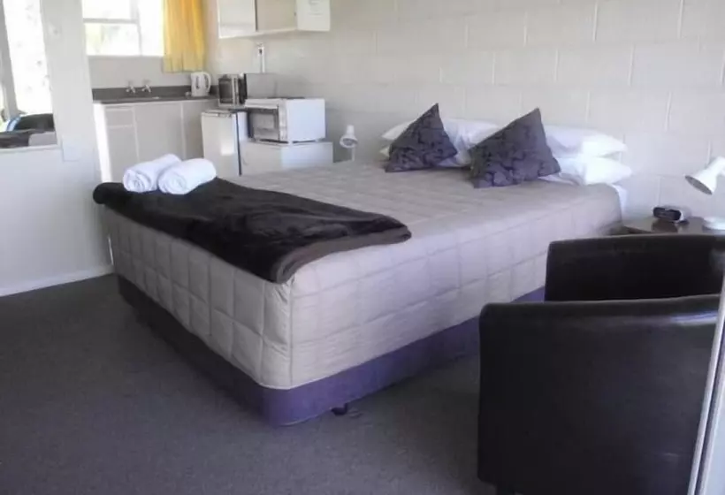 Mountain View Motel, Levin