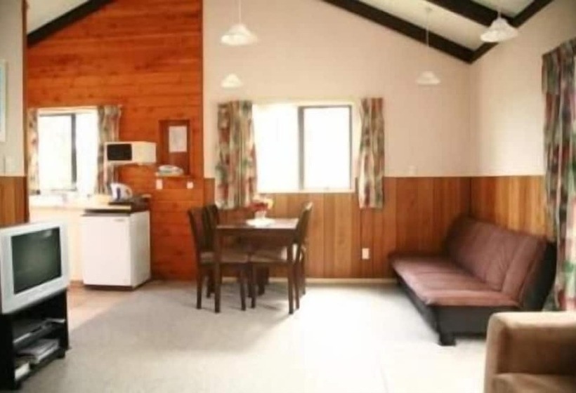 Mountain View Motel, Levin