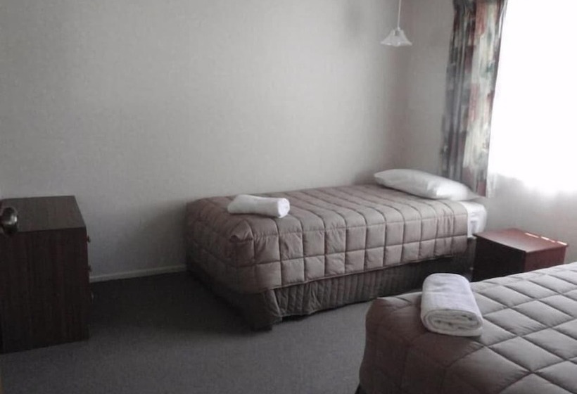 Mountain View Motel, Levin