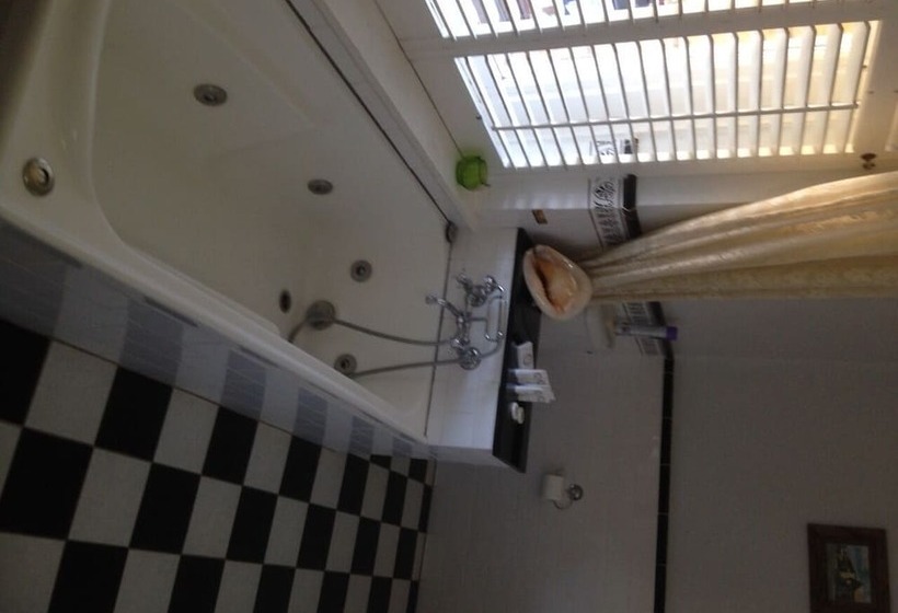 膳宿费 Mulla Villa