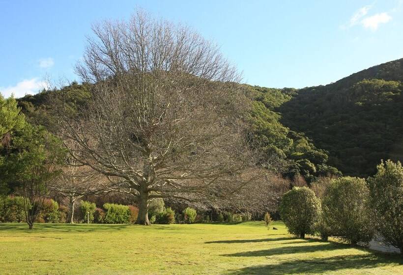 منتجع Parklands Marina Holiday Park