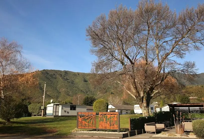 Lomakeskus Parklands Marina Holiday Park