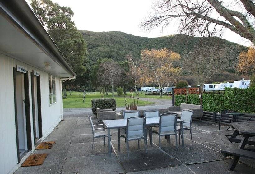 منتجع Parklands Marina Holiday Park