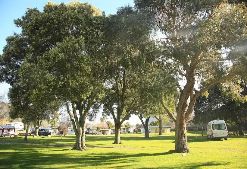 Lomakeskus Parklands Marina Holiday Park