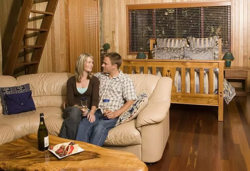 Springbrook Lyrebird Retreat