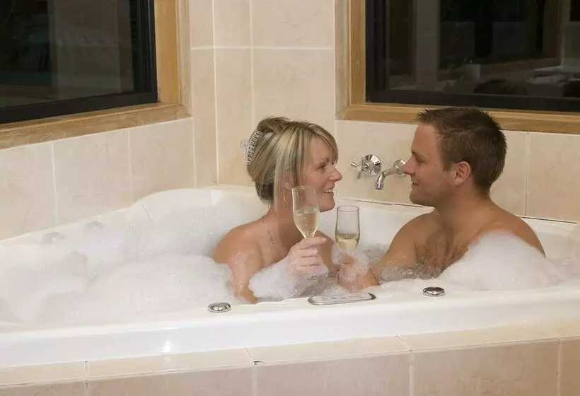 Springbrook Lyrebird Retreat