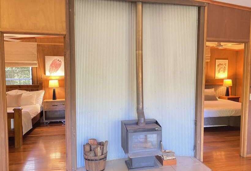 Whispering Valley Cottage Retreat