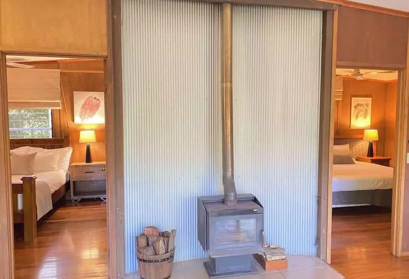 Whispering Valley Cottage Retreat