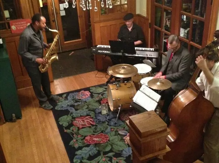 Hostelli Thistledown At Seger House