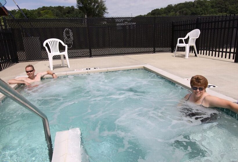 בית מלון כפרי Neshonoc Lakeside Camping Resort