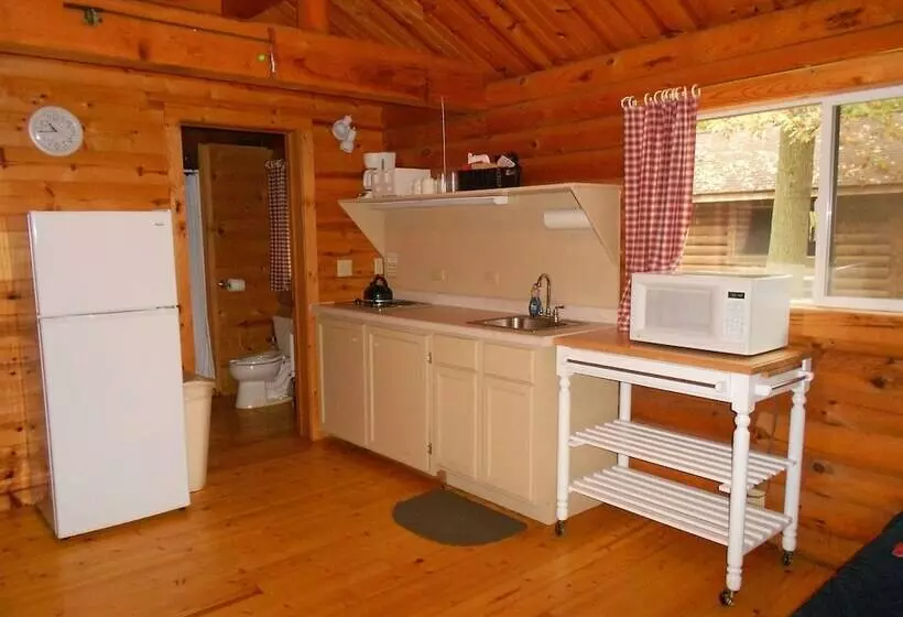 ホテル Neshonoc Lakeside Camping Resort