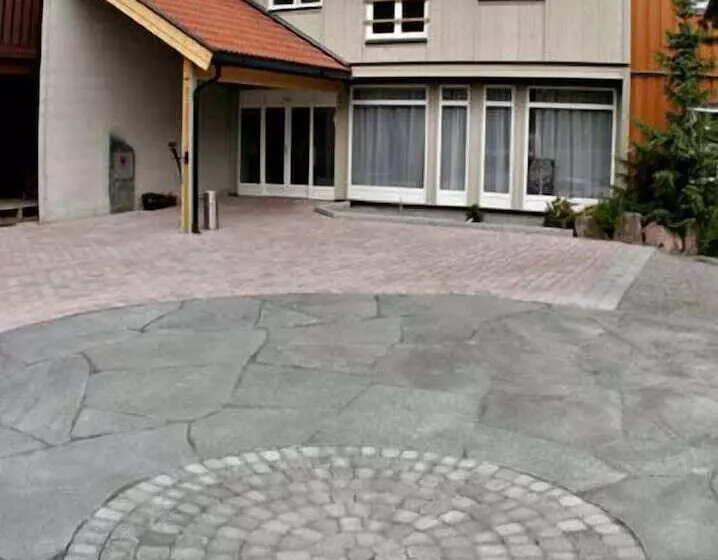 Søstrene Storaas Hotell