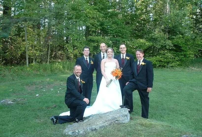 Pine Tree Motel & Cabins