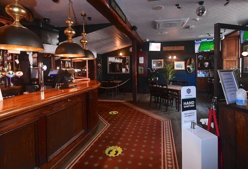 פונדק Tenby House