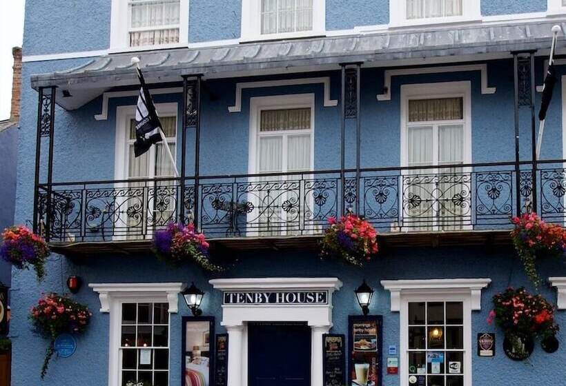 פונדק Tenby House