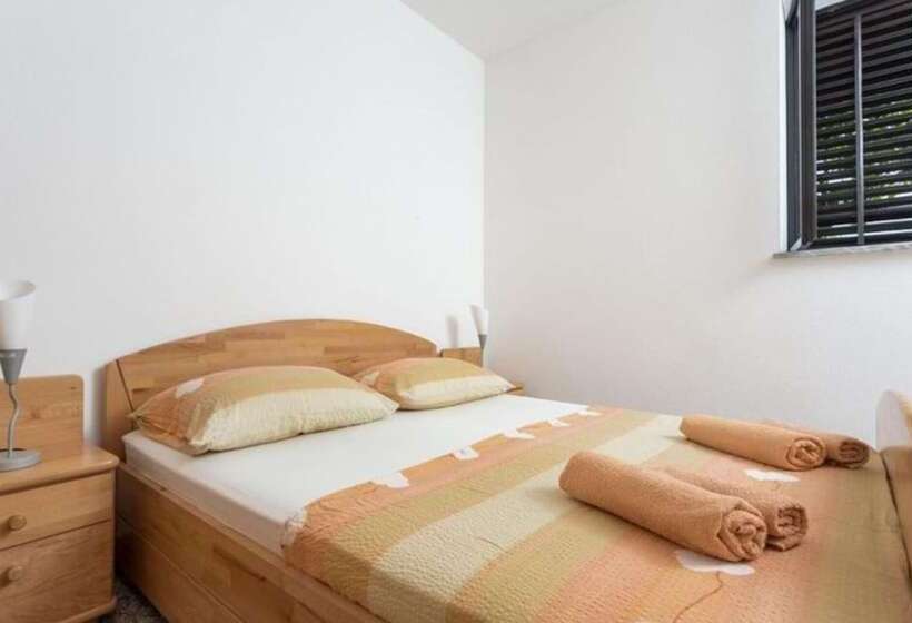 酒店 Alluring Apartment With Balcony And Sea View