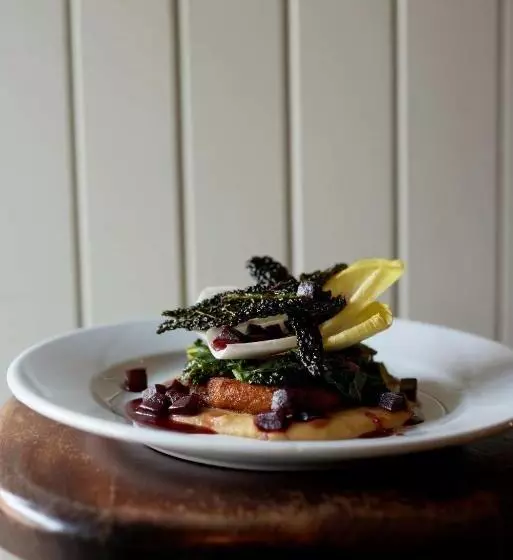 Hotelli The Bell & Crown