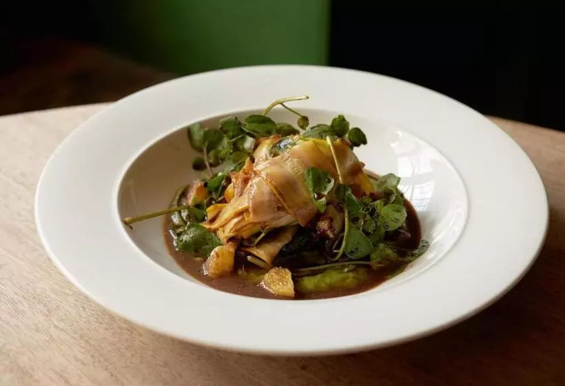 Hotelli The Bell & Crown